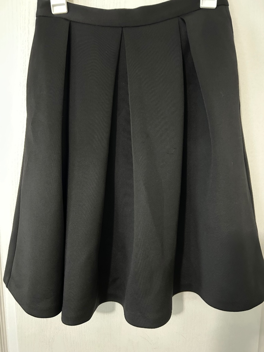 Black Pleated A-Line Skirt Scuba Skater Forever 21